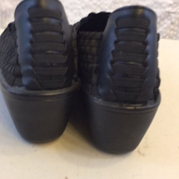Baretrap black wedges size 11 mesh shoes heels - Picture 7 of 7